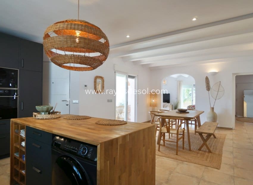 3 sypialnia Willa na sprzedaż w Benitachell / Benitatxell z basenem garażem - 649 000 € (Ref: 10132876)
