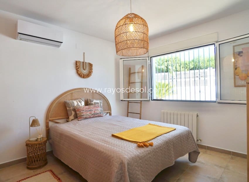3 sypialnia Willa na sprzedaż w Benitachell / Benitatxell z basenem garażem - 649 000 € (Ref: 10132876)