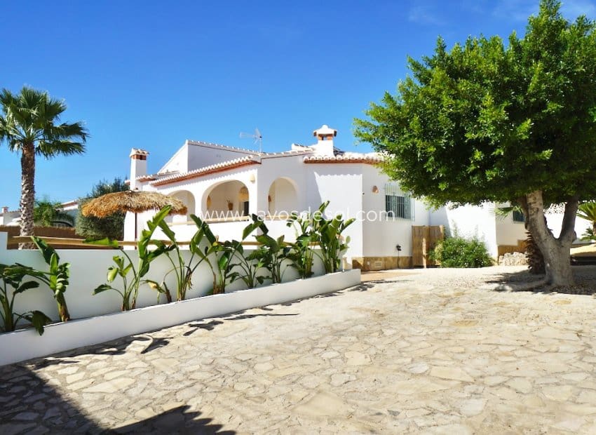 3 sypialnia Willa na sprzedaż w Benitachell / Benitatxell z basenem garażem - 649 000 € (Ref: 10132876)