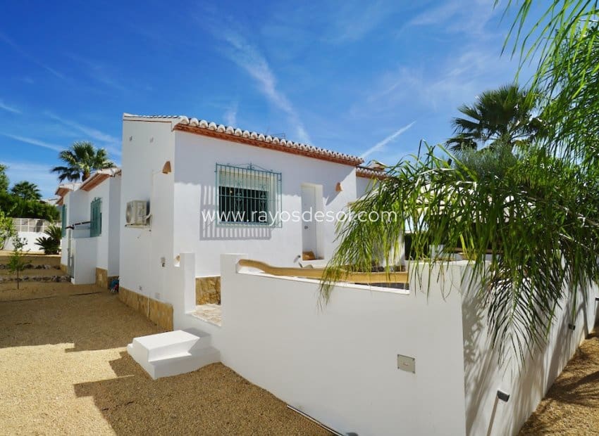 3 sypialnia Willa na sprzedaż w Benitachell / Benitatxell z basenem garażem - 649 000 € (Ref: 10132876)
