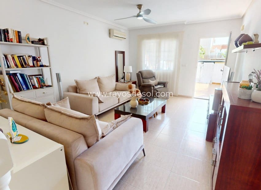 3 slaapkamer Villa te koop in Los Alcazares met zwembad - € 250.000 (Ref: 10132877)