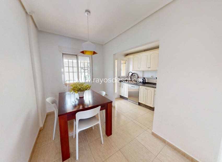 3 slaapkamer Villa te koop in Los Alcazares met zwembad - € 250.000 (Ref: 10132877)