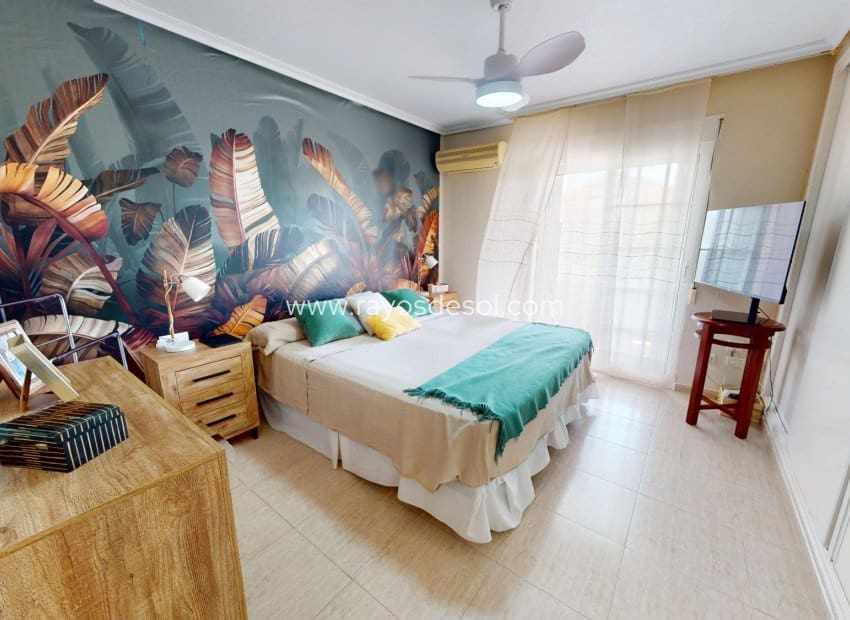 3 slaapkamer Villa te koop in Los Alcazares met zwembad - € 250.000 (Ref: 10132877)