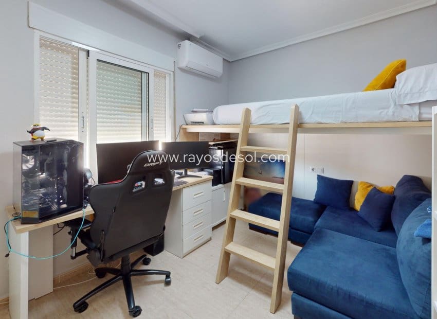 3 slaapkamer Villa te koop in Los Alcazares met zwembad - € 250.000 (Ref: 10132877)
