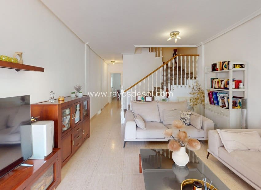 3 slaapkamer Villa te koop in Los Alcazares met zwembad - € 250.000 (Ref: 10132877)
