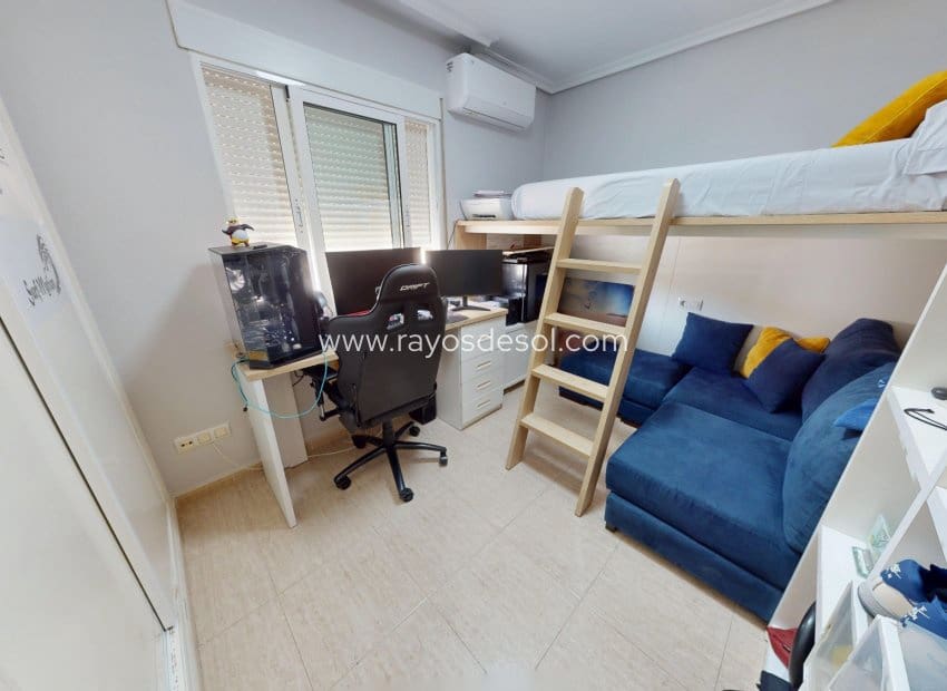 3 slaapkamer Villa te koop in Los Alcazares met zwembad - € 250.000 (Ref: 10132877)