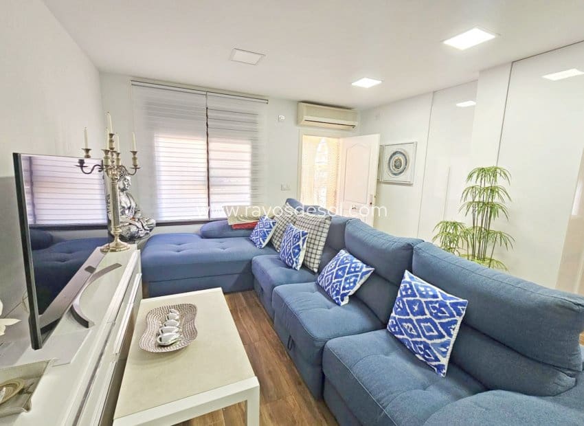 2 slaapkamer Appartement te koop in Los Alcazares met zwembad - € 215.000 (Ref: 10132878)