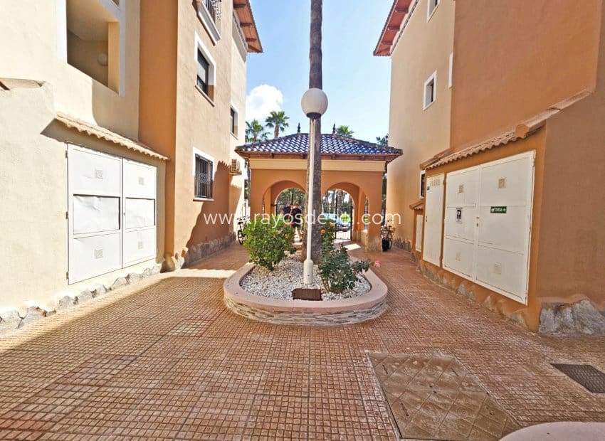 2 slaapkamer Appartement te koop in Los Alcazares met zwembad - € 215.000 (Ref: 10132878)