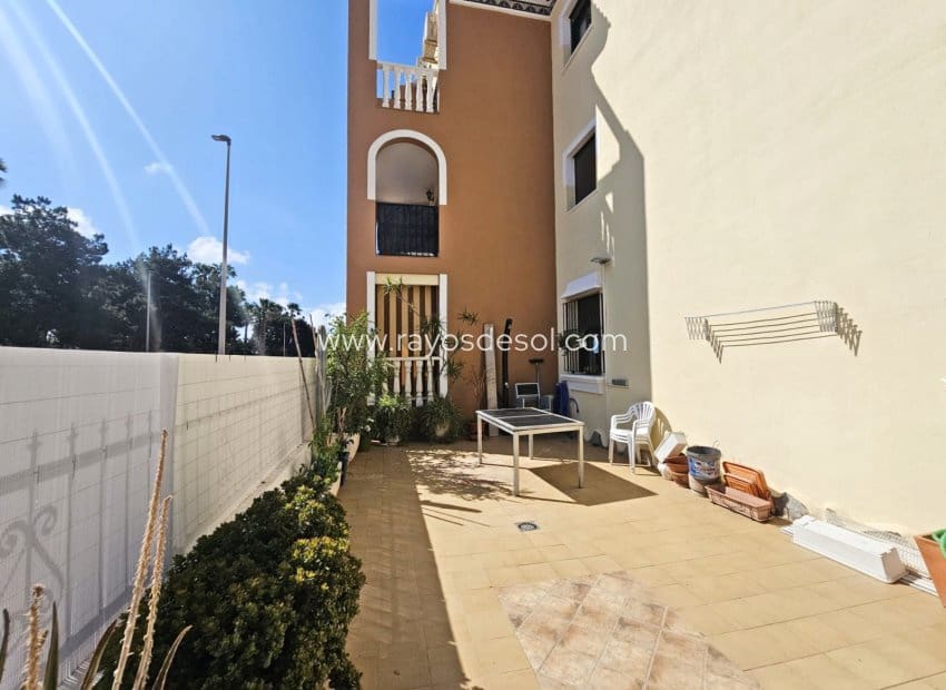 2 slaapkamer Appartement te koop in Los Alcazares met zwembad - € 215.000 (Ref: 10132878)