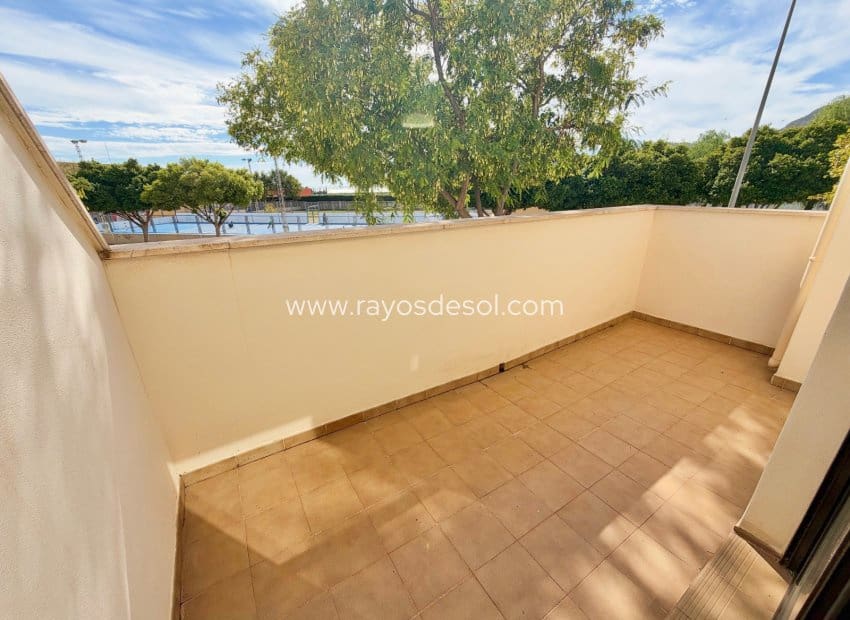 3 slaapkamer Rijtjeshuis te koop in San Cayetano met zwembad - € 199.000 (Ref: 10174735)