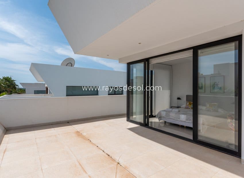 4 soverom Villa til salgs i Rojales med svømmebasseng - € 640 000 (Ref: 8542988)