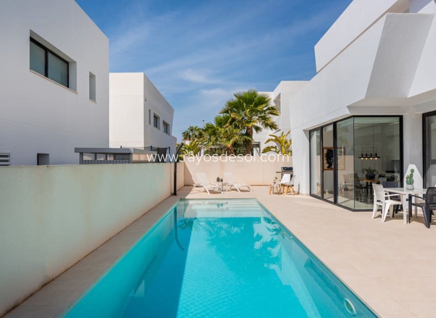 4 soverom Villa til salgs i Rojales med svømmebasseng - € 640 000 (Ref: 8542988)