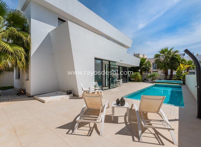 4 soverom Villa til salgs i Rojales med svømmebasseng - € 640 000 (Ref: 8542988)
