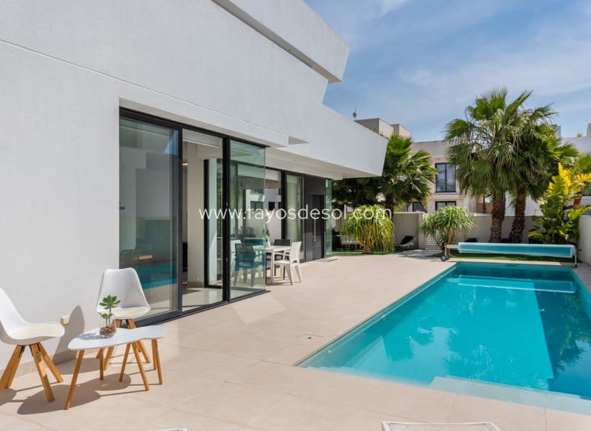4 soverom Villa til salgs i Rojales med svømmebasseng - € 640 000 (Ref: 8542988)