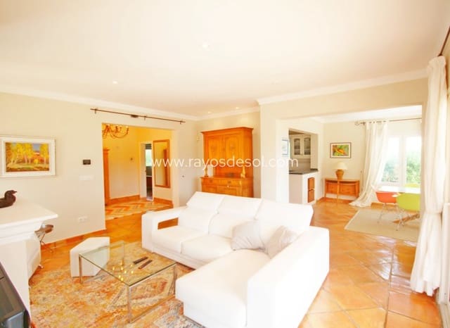 4 slaapkamer Villa te koop in Moraira, Teulada-Moraira met zwembad - € 965.000 (Ref: 8542993)