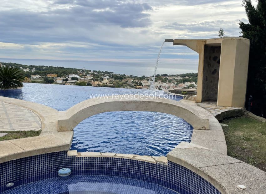 4 makuuhuone Huvila myytävänä paikassa Calpe / Calp mukana uima-altaan - 1 250 000 € (Ref: 8542994)