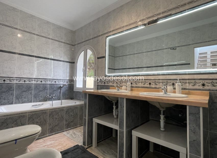 4 makuuhuone Huvila myytävänä paikassa Calpe / Calp mukana uima-altaan - 1 250 000 € (Ref: 8542994)