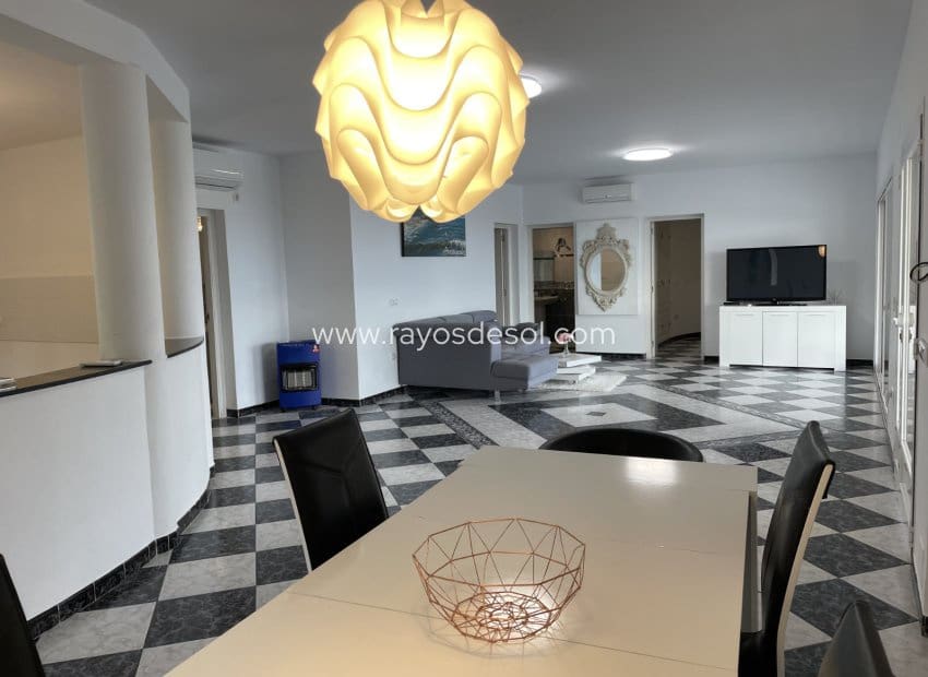 4 makuuhuone Huvila myytävänä paikassa Calpe / Calp mukana uima-altaan - 1 250 000 € (Ref: 8542994)