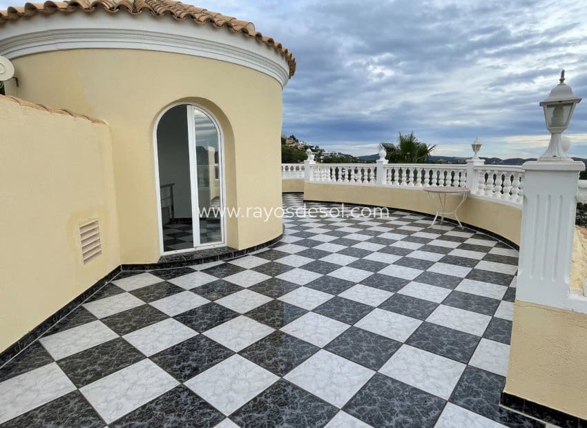 4 makuuhuone Huvila myytävänä paikassa Calpe / Calp mukana uima-altaan - 1 250 000 € (Ref: 8542994)