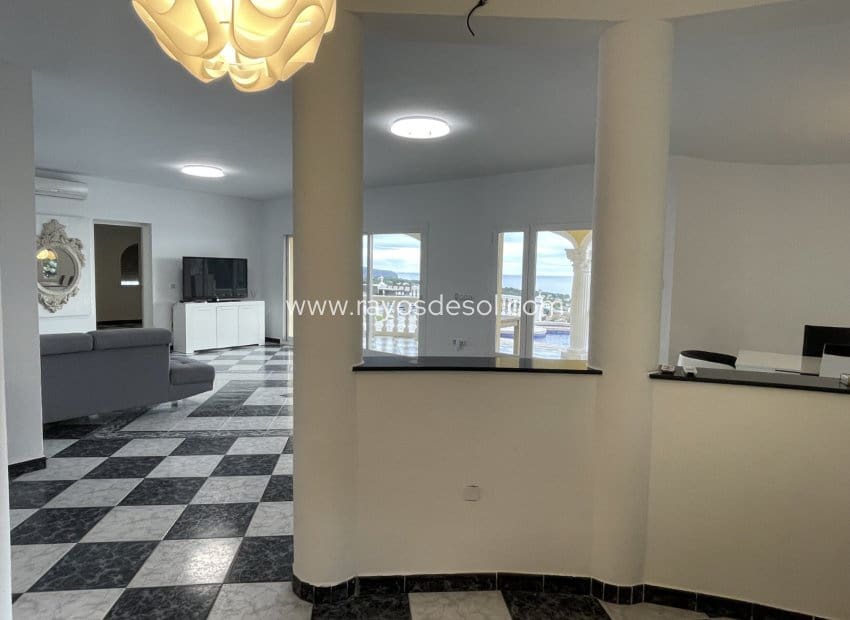 4 makuuhuone Huvila myytävänä paikassa Calpe / Calp mukana uima-altaan - 1 250 000 € (Ref: 8542994)