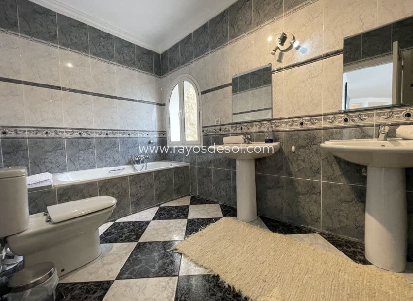 4 makuuhuone Huvila myytävänä paikassa Calpe / Calp mukana uima-altaan - 1 250 000 € (Ref: 8542994)