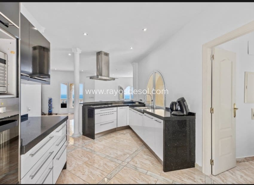 4 soverom Villa til salgs i Calpe / Calp med svømmebasseng - € 1 400 000 (Ref: 8542994)