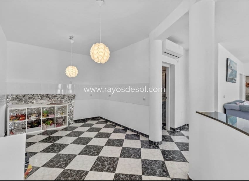 Chalet de 4 habitaciones en Calpe / Calp en venta con piscina - 1.400.000 € (Ref: 8542994)