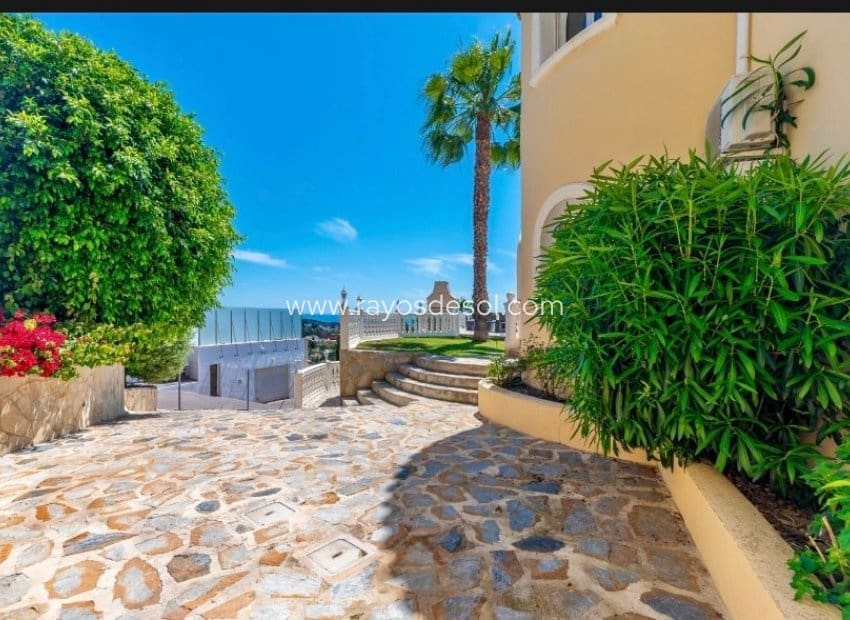 Chalet de 4 habitaciones en Calpe / Calp en venta con piscina - 1.400.000 € (Ref: 8542994)