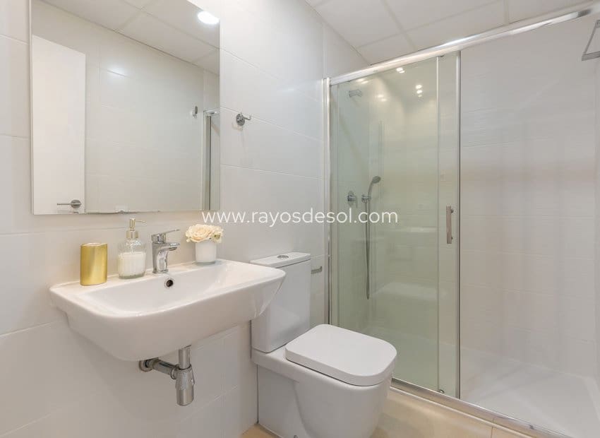 3 soverom Leilighet til salgs i Villamartin med svømmebasseng - € 299 900 (Ref: 8543000)