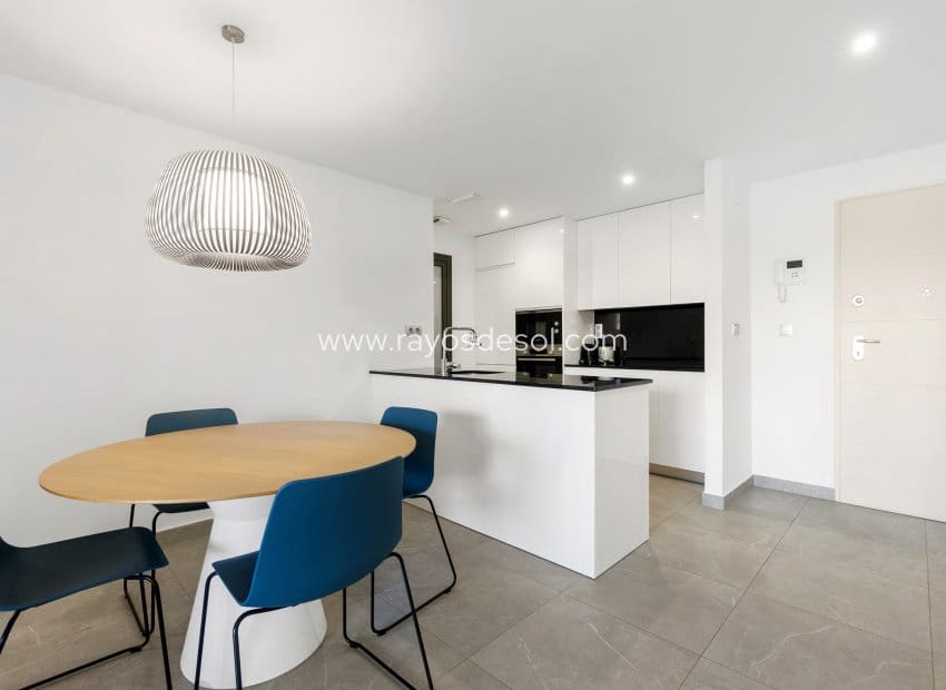 2 sovrum Lägenhet till salu i Orihuela Costa med pool - 310 000 € (Ref: 8543002)