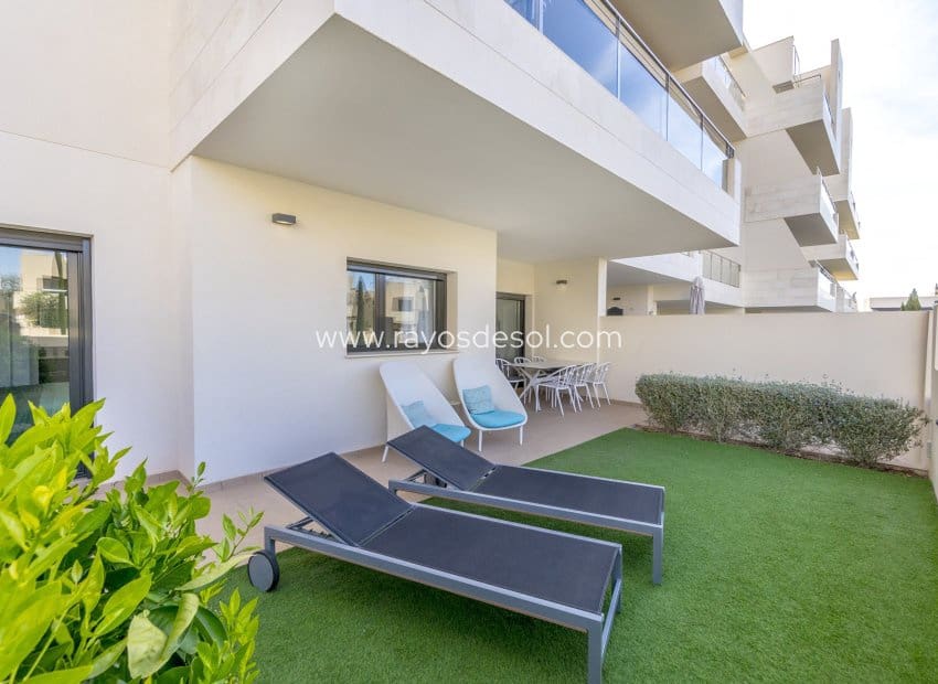 2 sovrum Lägenhet till salu i Orihuela Costa med pool - 310 000 € (Ref: 8543002)