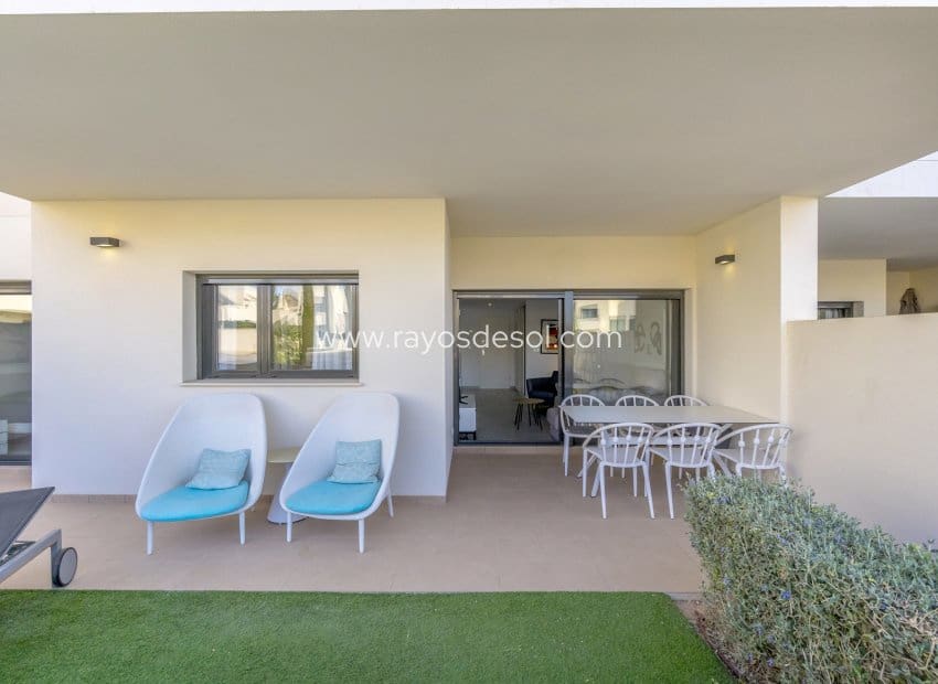 2 sovrum Lägenhet till salu i Orihuela Costa med pool - 310 000 € (Ref: 8543002)