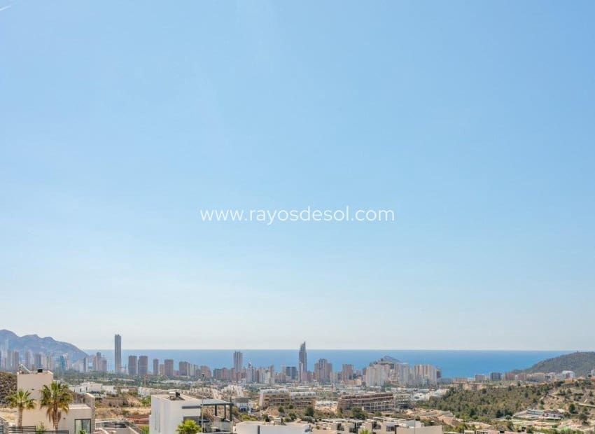 Chalet de 4 habitaciones en Finestrat en venta con piscina - 555.000 € (Ref: 8543466)