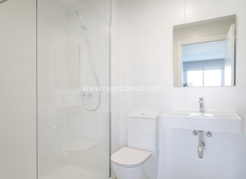 Chalet de 4 habitaciones en Finestrat en venta con piscina - 555.000 € (Ref: 8543466)