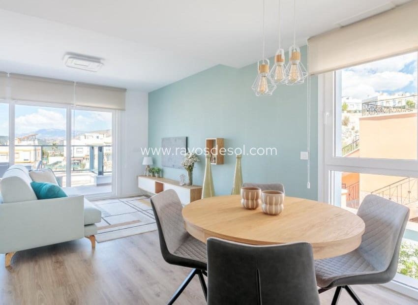 Chalet de 4 habitaciones en Finestrat en venta con piscina - 555.000 € (Ref: 8543466)