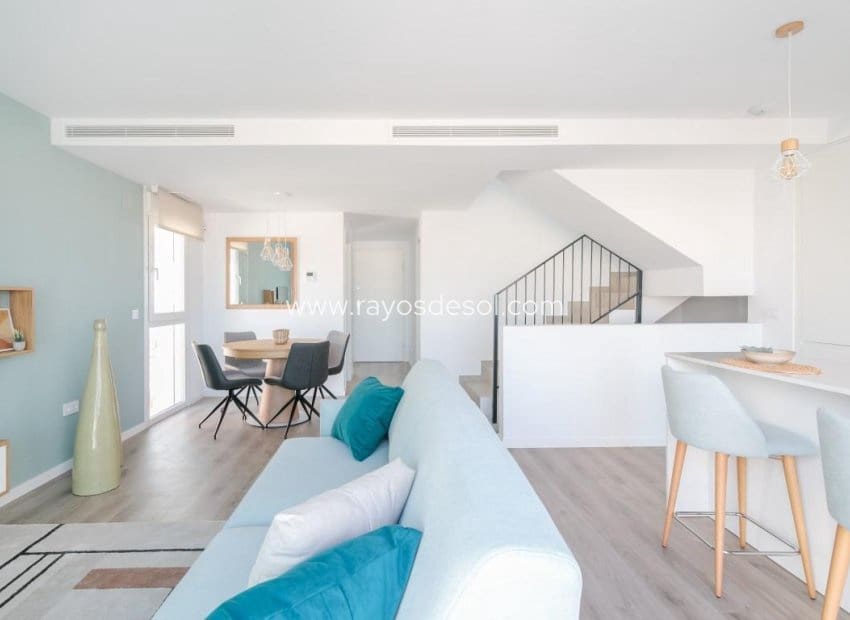 Chalet de 4 habitaciones en Finestrat en venta con piscina - 555.000 € (Ref: 8543466)