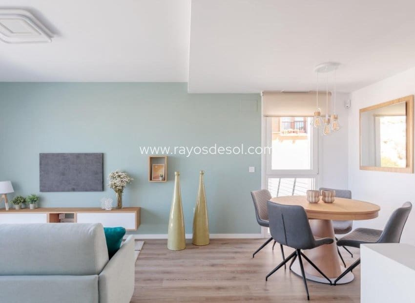 Chalet de 4 habitaciones en Finestrat en venta con piscina - 555.000 € (Ref: 8543466)