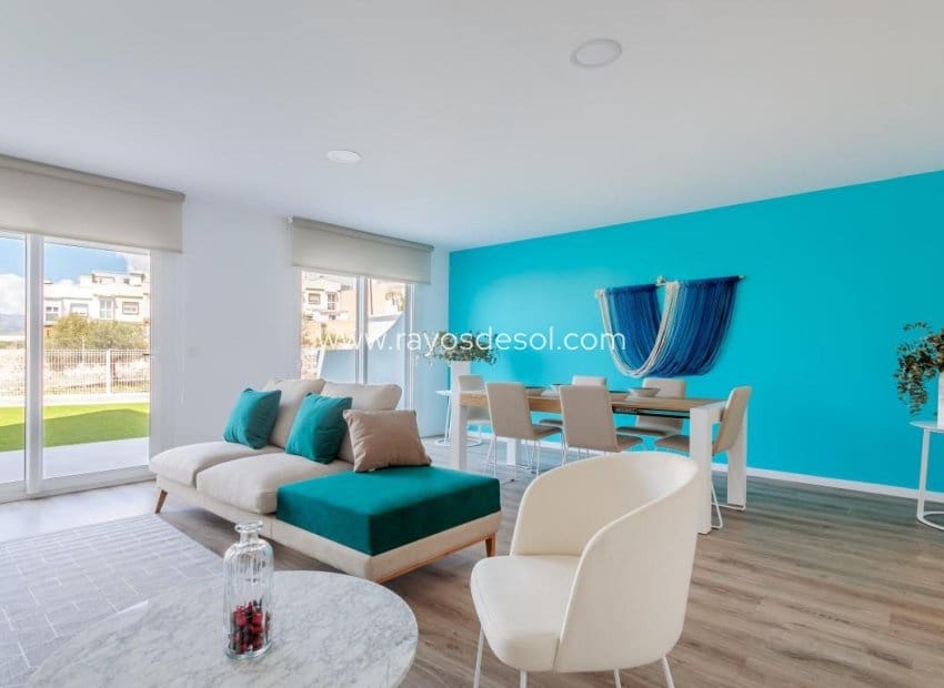 Chalet de 4 habitaciones en Finestrat en venta con piscina - 555.000 € (Ref: 8543466)