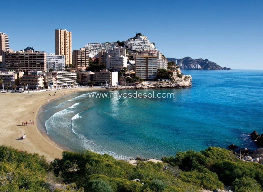 Chalet de 4 habitaciones en Finestrat en venta con piscina - 555.000 € (Ref: 8543466)