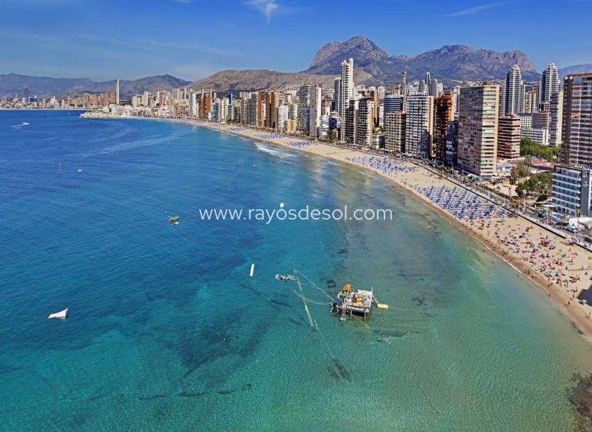 Chalet de 4 habitaciones en Finestrat en venta con piscina - 555.000 € (Ref: 8543466)