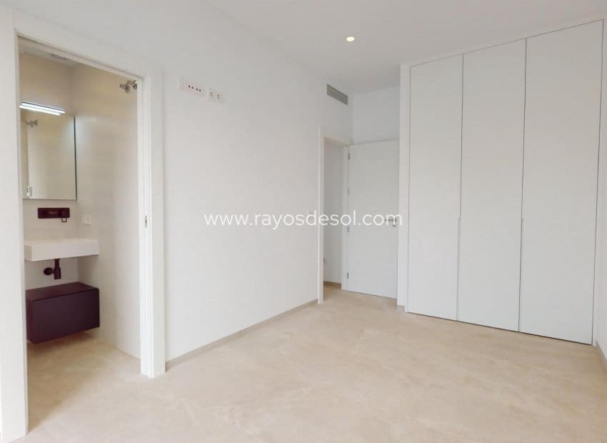 3 soverom Villa til salgs i Los Alcazares med svømmebasseng - € 689 900 (Ref: 8543489)