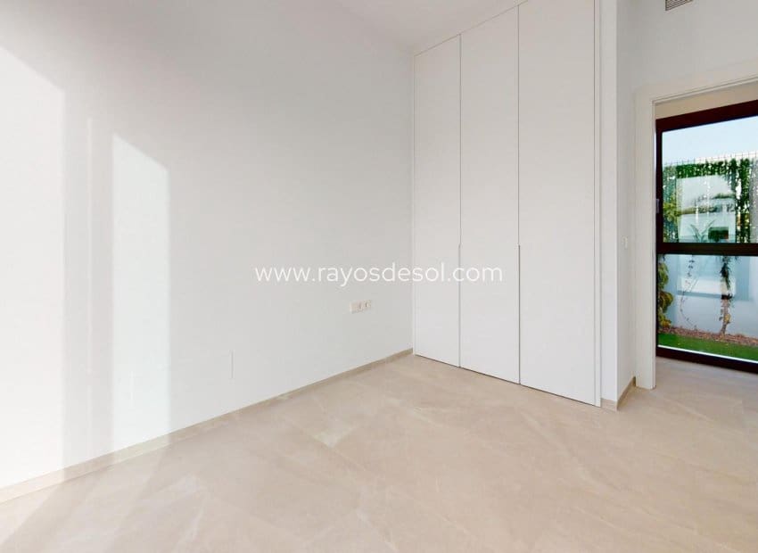 3 soverom Villa til salgs i Los Alcazares med svømmebasseng - € 689 900 (Ref: 8543489)