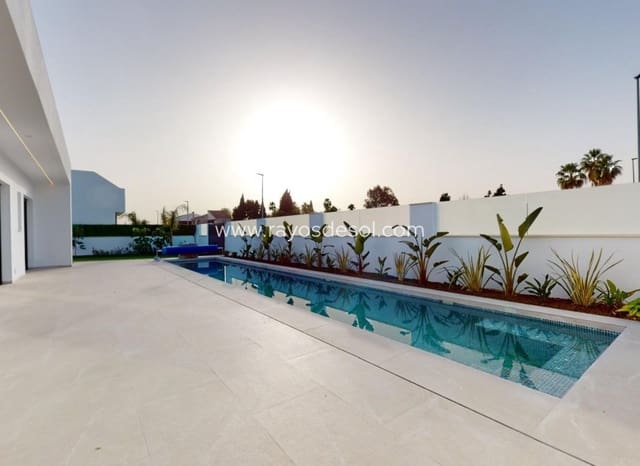 Chalet de 3 habitaciones en Las Lomas de Rame - Bahía Bella, Los Alcázares en venta con piscina - 689.900 € (Ref: 8543489)