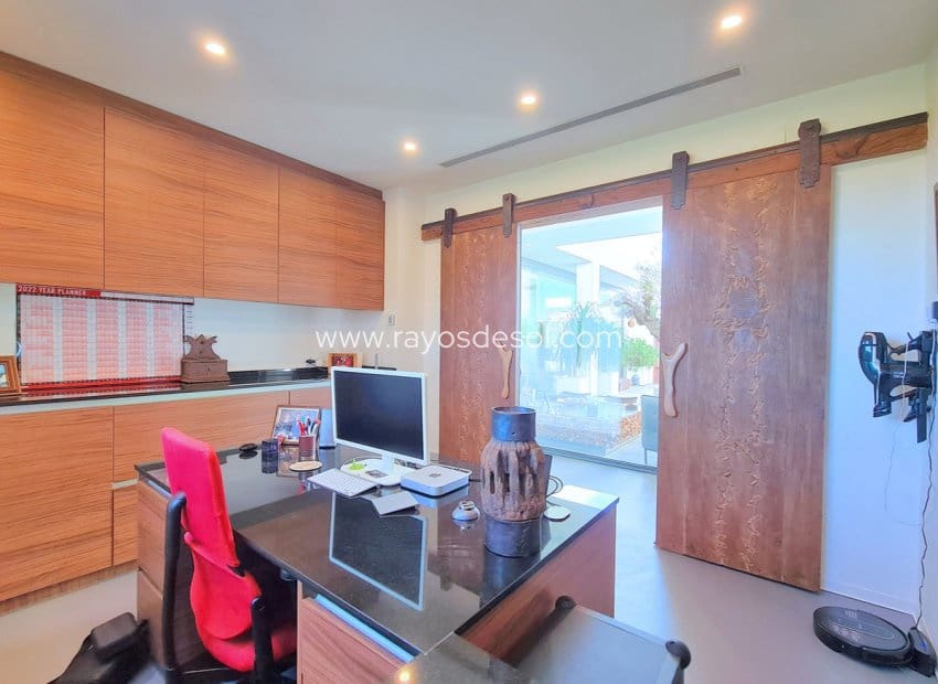 3 soveværelse Villa til salg i Los Alcazares med swimmingpool - € 799.500 (Ref: 8543494)