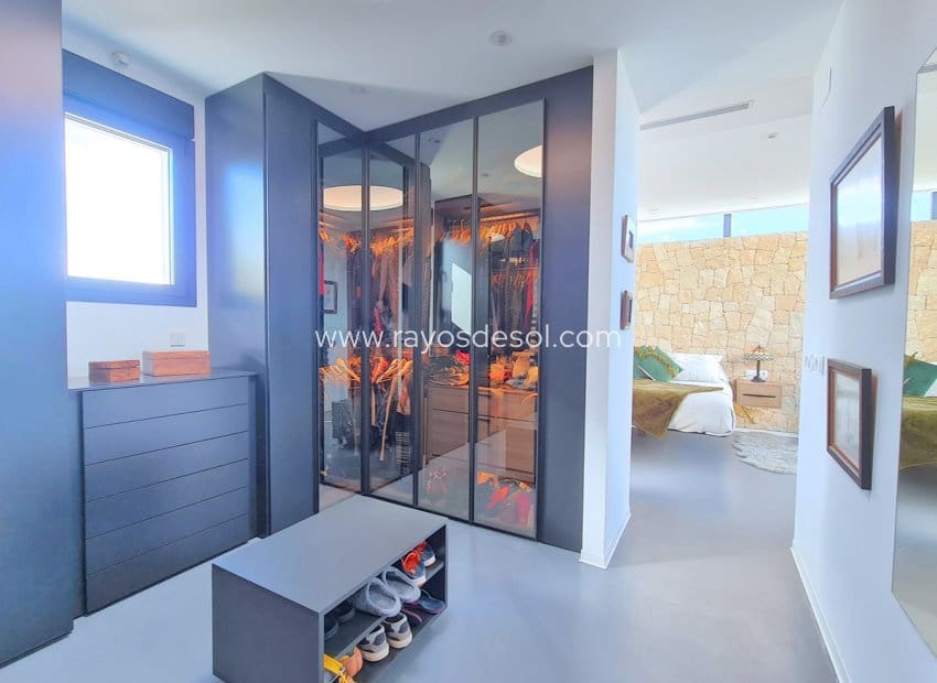 3 soveværelse Villa til salg i Los Alcazares med swimmingpool - € 799.500 (Ref: 8543494)