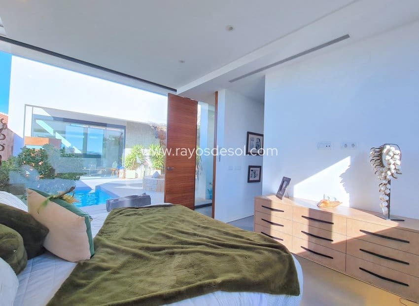 3 soveværelse Villa til salg i Los Alcazares med swimmingpool - € 799.500 (Ref: 8543494)