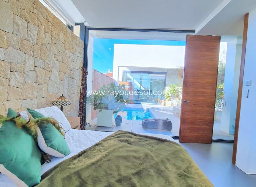 3 soveværelse Villa til salg i Los Alcazares med swimmingpool - € 799.500 (Ref: 8543494)