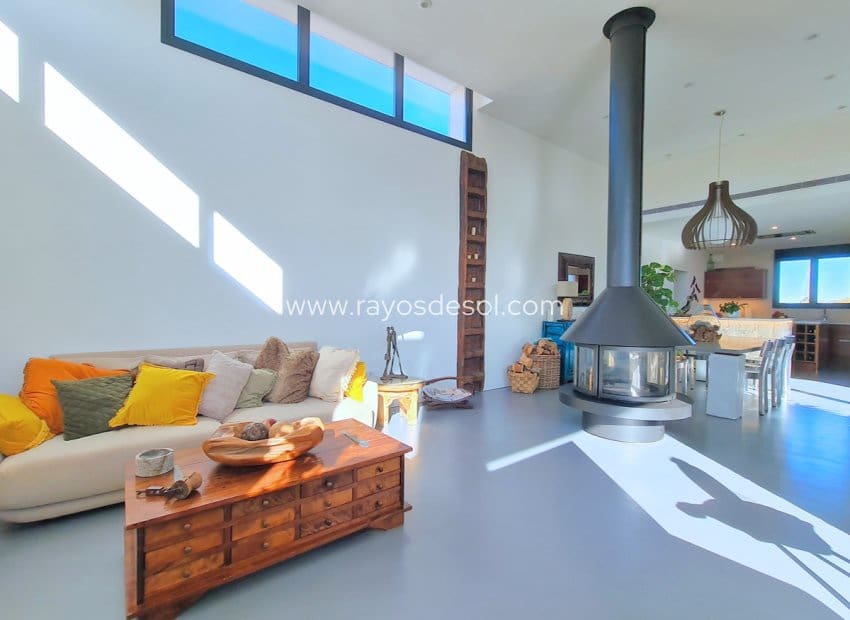 3 soveværelse Villa til salg i Los Alcazares med swimmingpool - € 799.500 (Ref: 8543494)