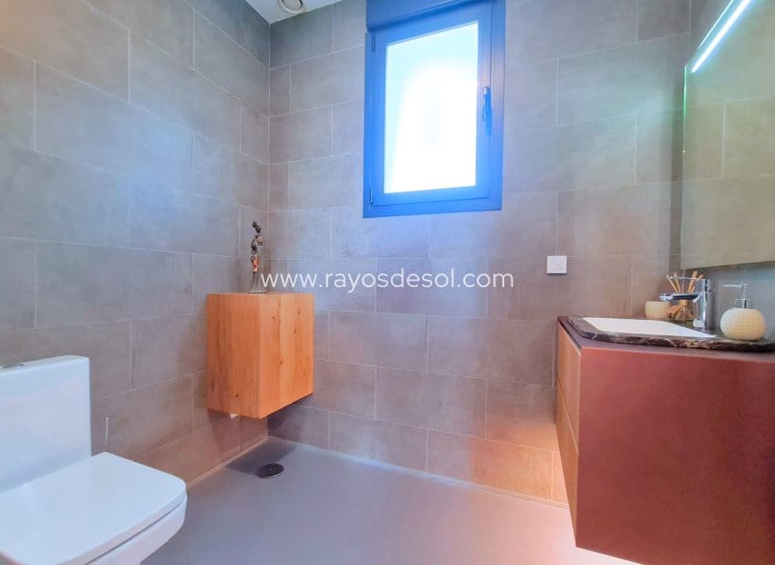 3 soveværelse Villa til salg i Los Alcazares med swimmingpool - € 799.500 (Ref: 8543494)