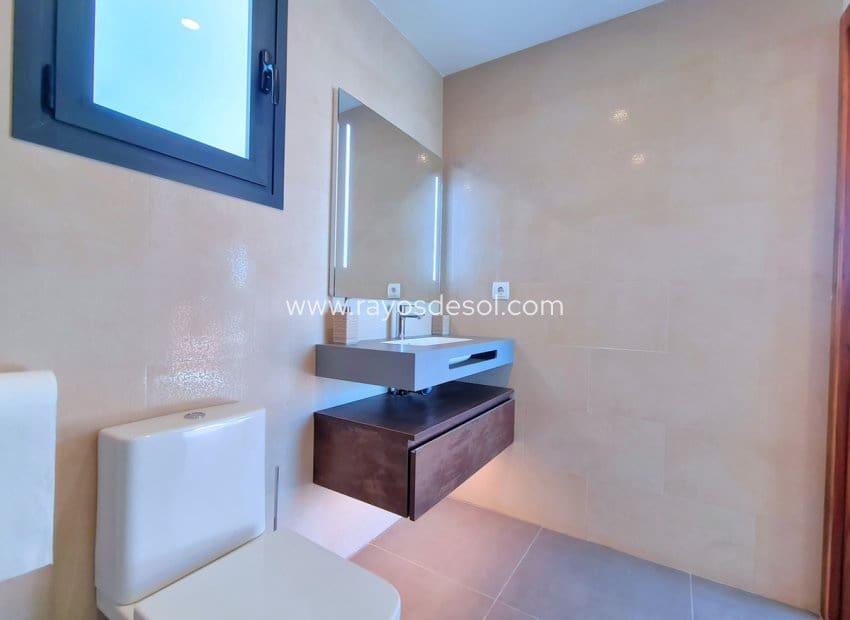 3 soveværelse Villa til salg i Los Alcazares med swimmingpool - € 799.500 (Ref: 8543494)